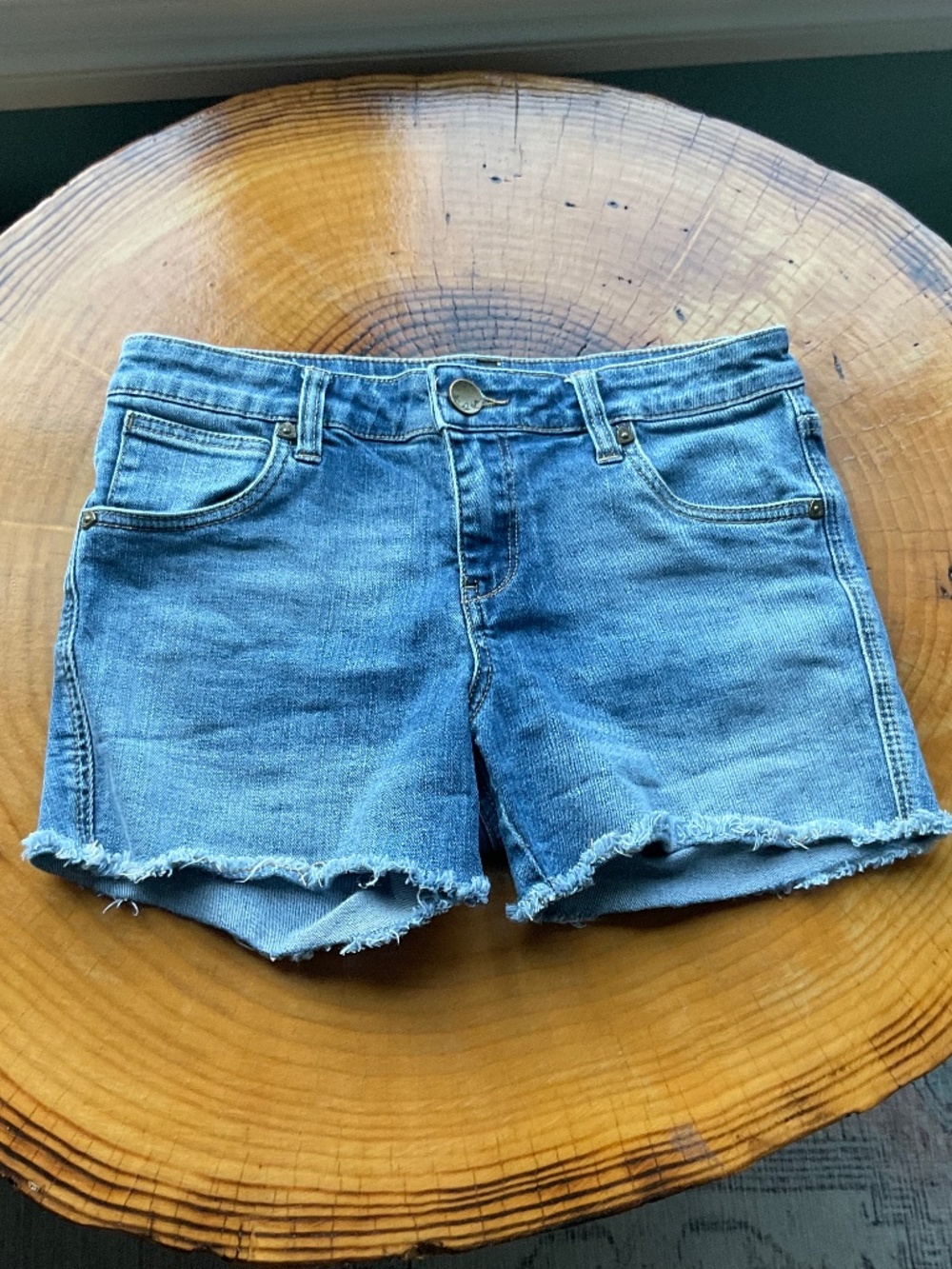 KUT FROM THE KLOTH® Gidget Mid Rise Frey Jean Short Sz 2